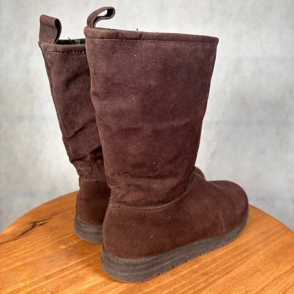 Muk Luks Faux Suede Boots Womens Size 8 Brown Good Knit Lined Mid Calf Pull On